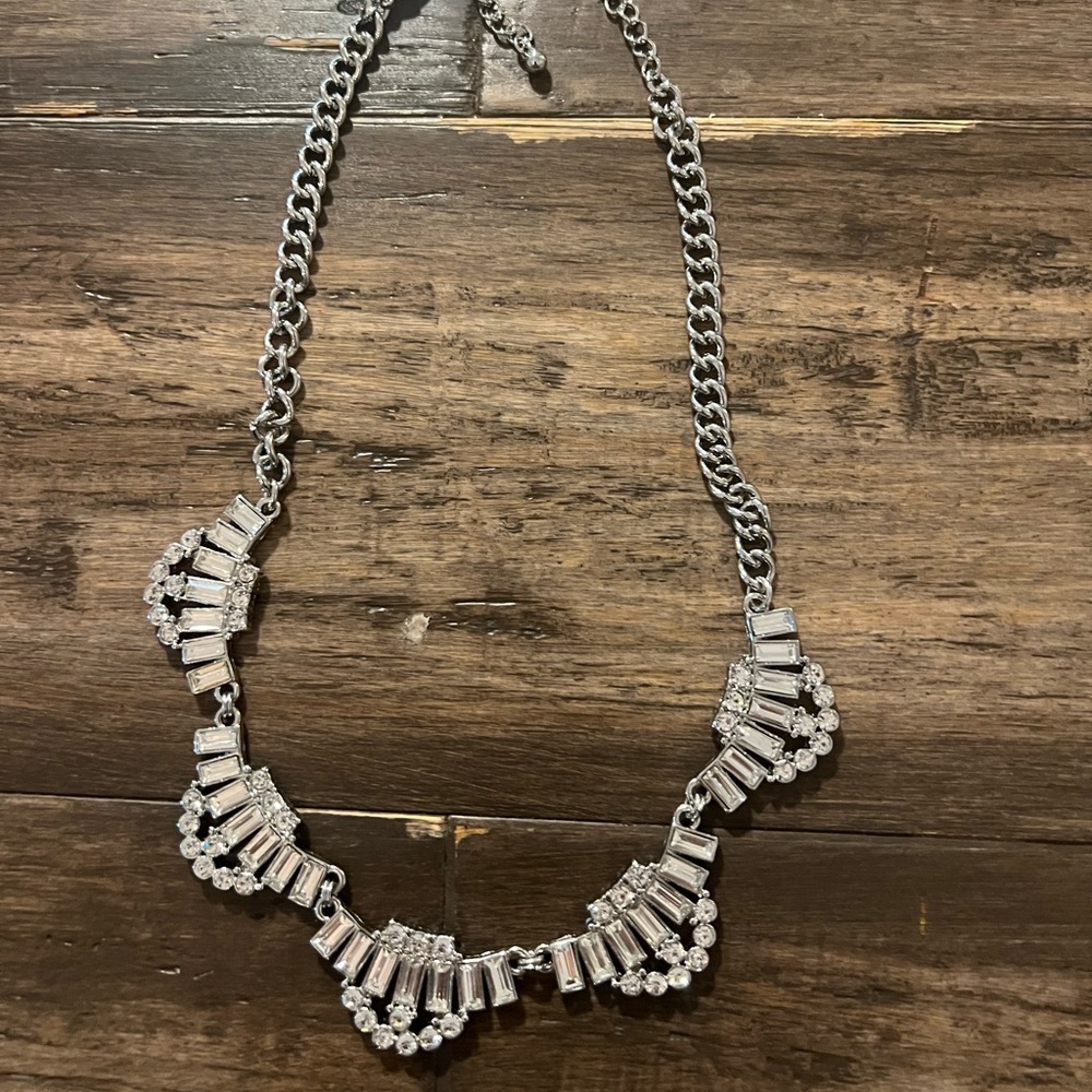 Premier Designs Elegant Silver rhinestone statement Necklace NEW